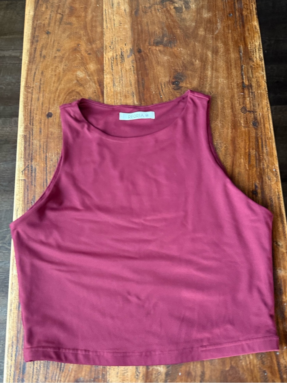 REORIA high-neck sleeveless crop tank top